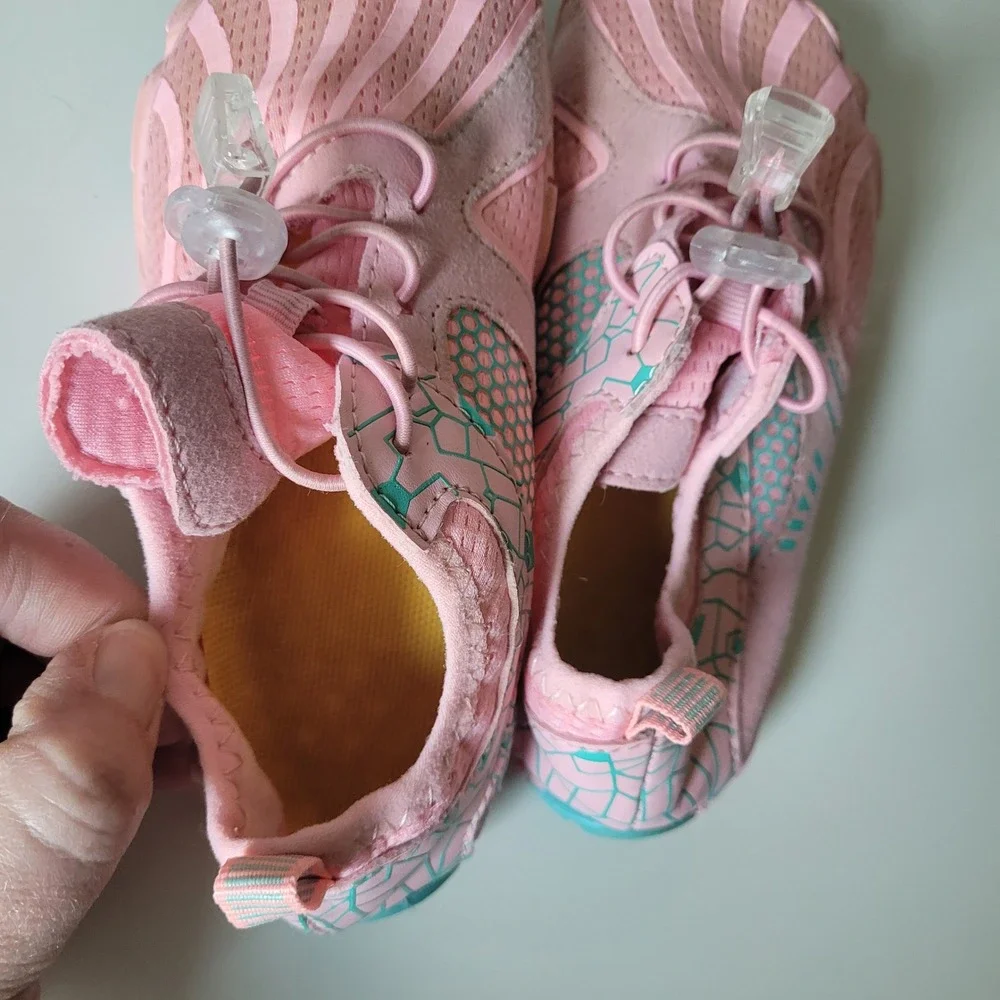 Girl's Water Shoes Kids Size 31 Pink Good Barefoot Athletic Beach Gorpcore